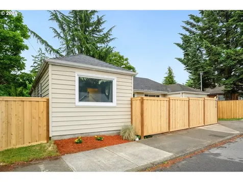 3526 Ne 102nd Avenue Portland OR 97220