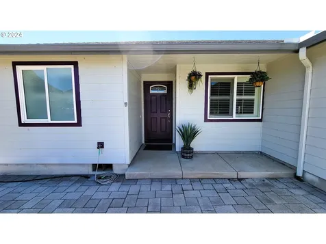 1173 Swale Ridge Loop Creswell OR 97426