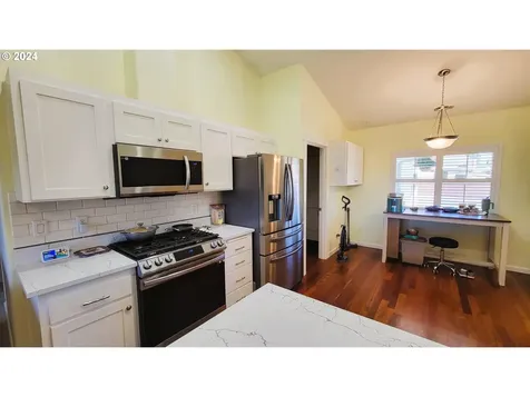 1173 Swale Ridge Loop Creswell OR 97426
