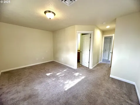 1916 NE 70th Street Lincoln City OR 97367
