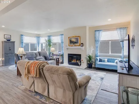 1916 NE 70th Street Lincoln City OR 97367