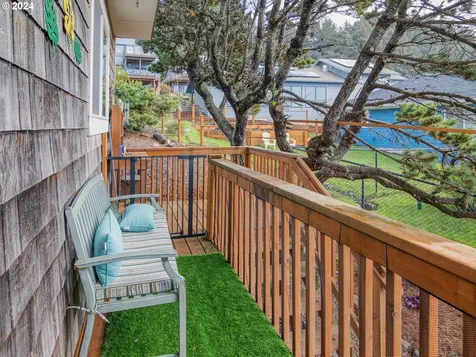 1916 NE 70th Street Lincoln City OR 97367