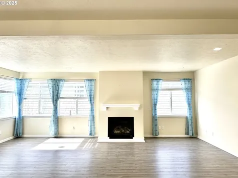 1916 NE 70th Street Lincoln City OR 97367