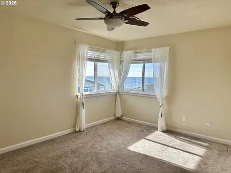 1916 NE 70th Street Lincoln City OR 97367