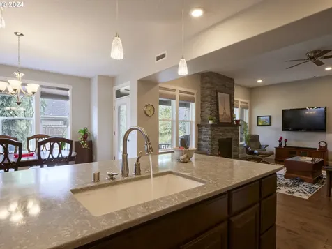 5704 Ne 132nd Street Vancouver WA 98686