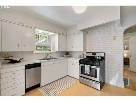 2229 N Watts Street Portland OR 97217