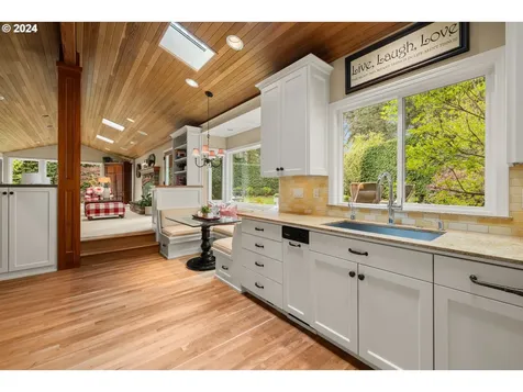2020 Ridgewood Lane Lake Oswego OR 97034