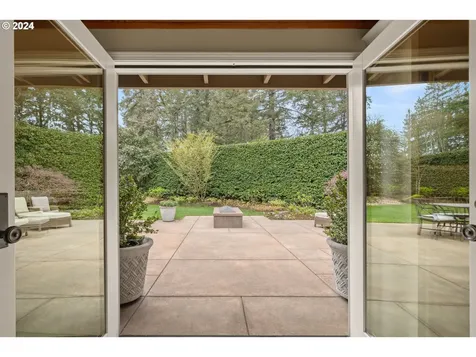 2020 Ridgewood Lane Lake Oswego OR 97034