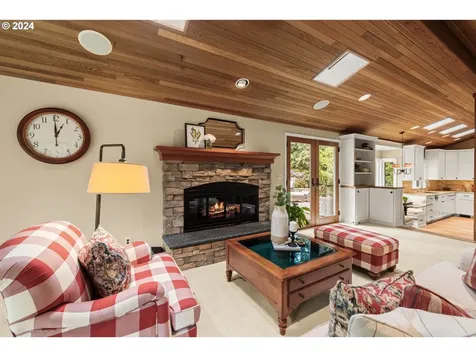 2020 Ridgewood Lane Lake Oswego OR 97034