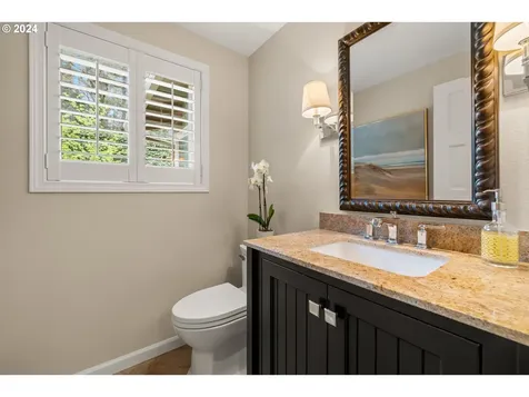 2020 Ridgewood Lane Lake Oswego OR 97034
