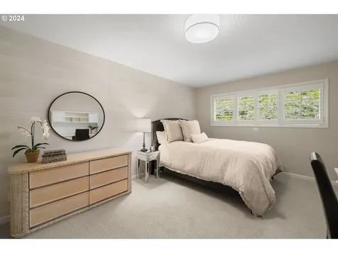 2020 Ridgewood Lane Lake Oswego OR 97034