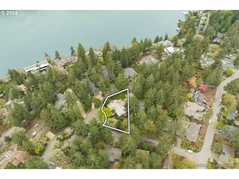2020 Ridgewood Lane Lake Oswego OR 97034