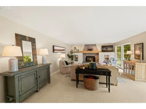 2020 Ridgewood Lane Lake Oswego OR 97034