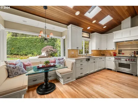 2020 Ridgewood Lane Lake Oswego OR 97034