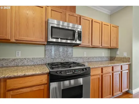 18101 SE 42nd Street Vancouver WA 98683