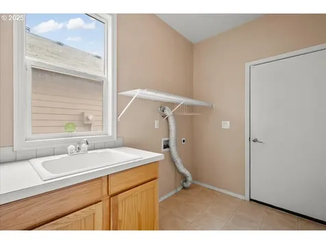 18101 SE 42nd Street Vancouver WA 98683