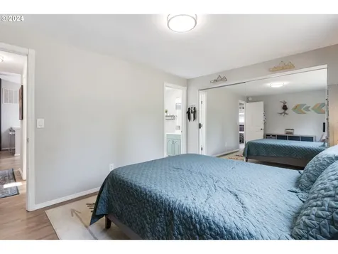 9942 Sw 37th Avenue Portland OR 97219