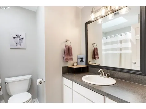 9942 Sw 37th Avenue Portland OR 97219
