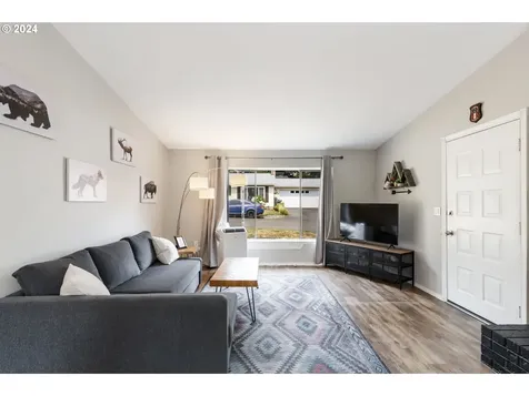9942 Sw 37th Avenue Portland OR 97219