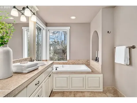 526 NE Beech Street Portland OR 97212
