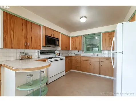 4007 Se Long Street Portland OR 97202