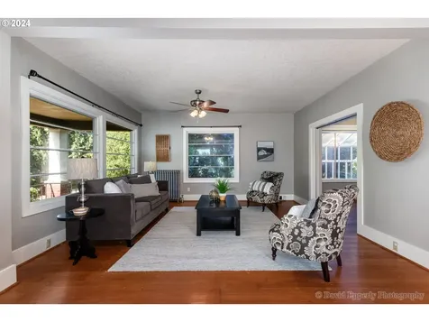 4007 Se Long Street Portland OR 97202