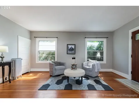 4007 Se Long Street Portland OR 97202