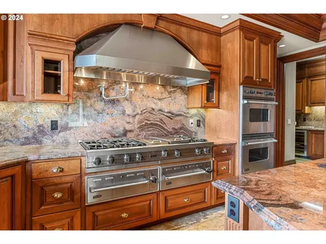 27050 SW Petes Mountain Road West Linn OR 97068