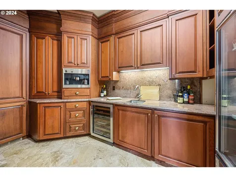 27050 SW Petes Mountain Road West Linn OR 97068