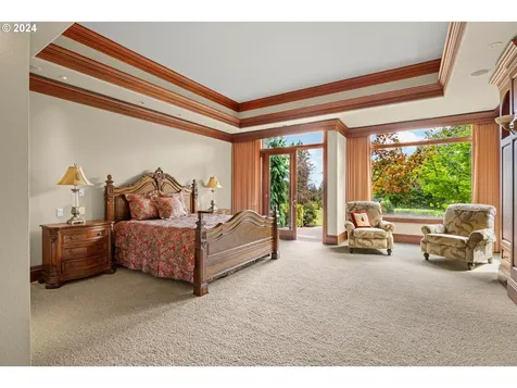 27050 SW Petes Mountain Road West Linn OR 97068