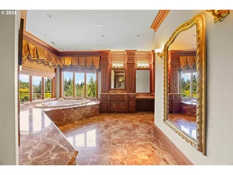 27050 SW Petes Mountain Road West Linn OR 97068