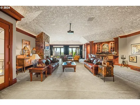 27050 SW Petes Mountain Road West Linn OR 97068