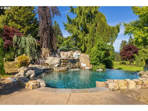 27050 SW Petes Mountain Road West Linn OR 97068