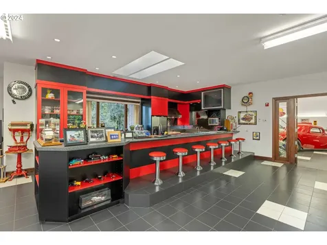 27050 SW Petes Mountain Road West Linn OR 97068