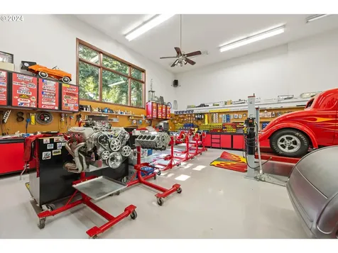 27050 SW Petes Mountain Road West Linn OR 97068