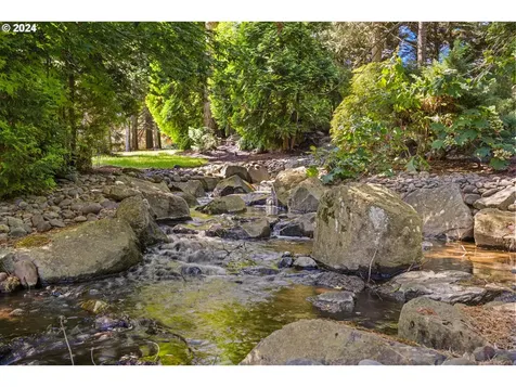 27050 SW Petes Mountain Road West Linn OR 97068
