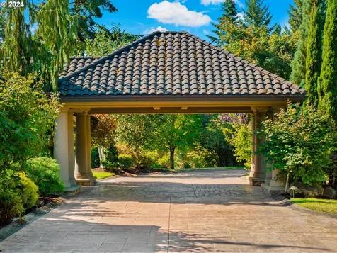 27050 SW Petes Mountain Road West Linn OR 97068