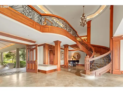 27050 SW Petes Mountain Road West Linn OR 97068