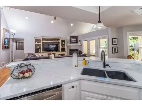 118 Shoreline Drive Florence OR 97439