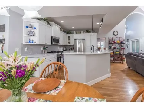 118 Shoreline Drive Florence OR 97439