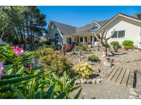 118 Shoreline Drive Florence OR 97439