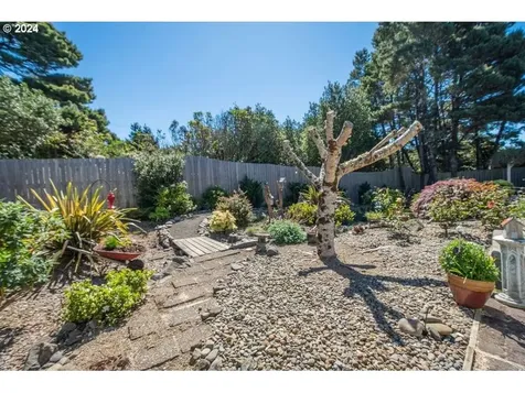 118 Shoreline Drive Florence OR 97439