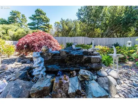 118 Shoreline Drive Florence OR 97439