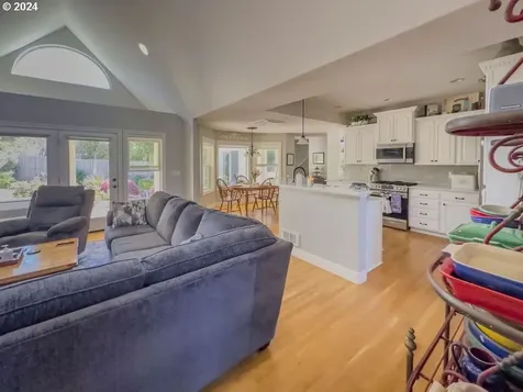 118 Shoreline Drive Florence OR 97439