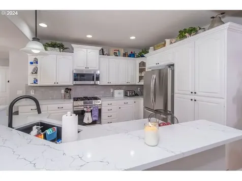 118 Shoreline Drive Florence OR 97439