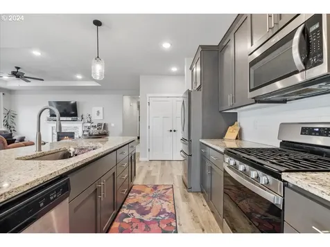 5038 Constellation Avenue NE Salem OR 97305