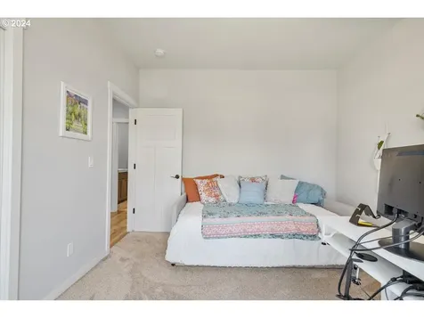 5038 Constellation Avenue NE Salem OR 97305