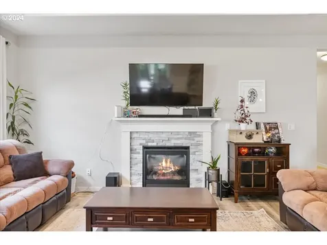 5038 Constellation Avenue NE Salem OR 97305