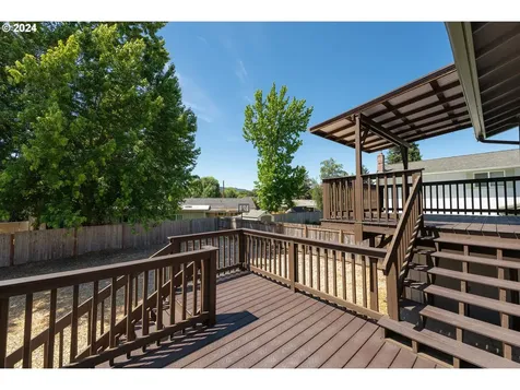 1547 Nw Rachel Avenue Roseburg OR 97471