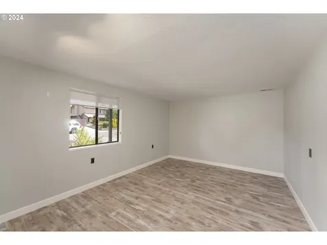 1547 Nw Rachel Avenue Roseburg OR 97471